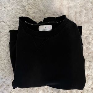 Aritzia Sz-m black crew neck